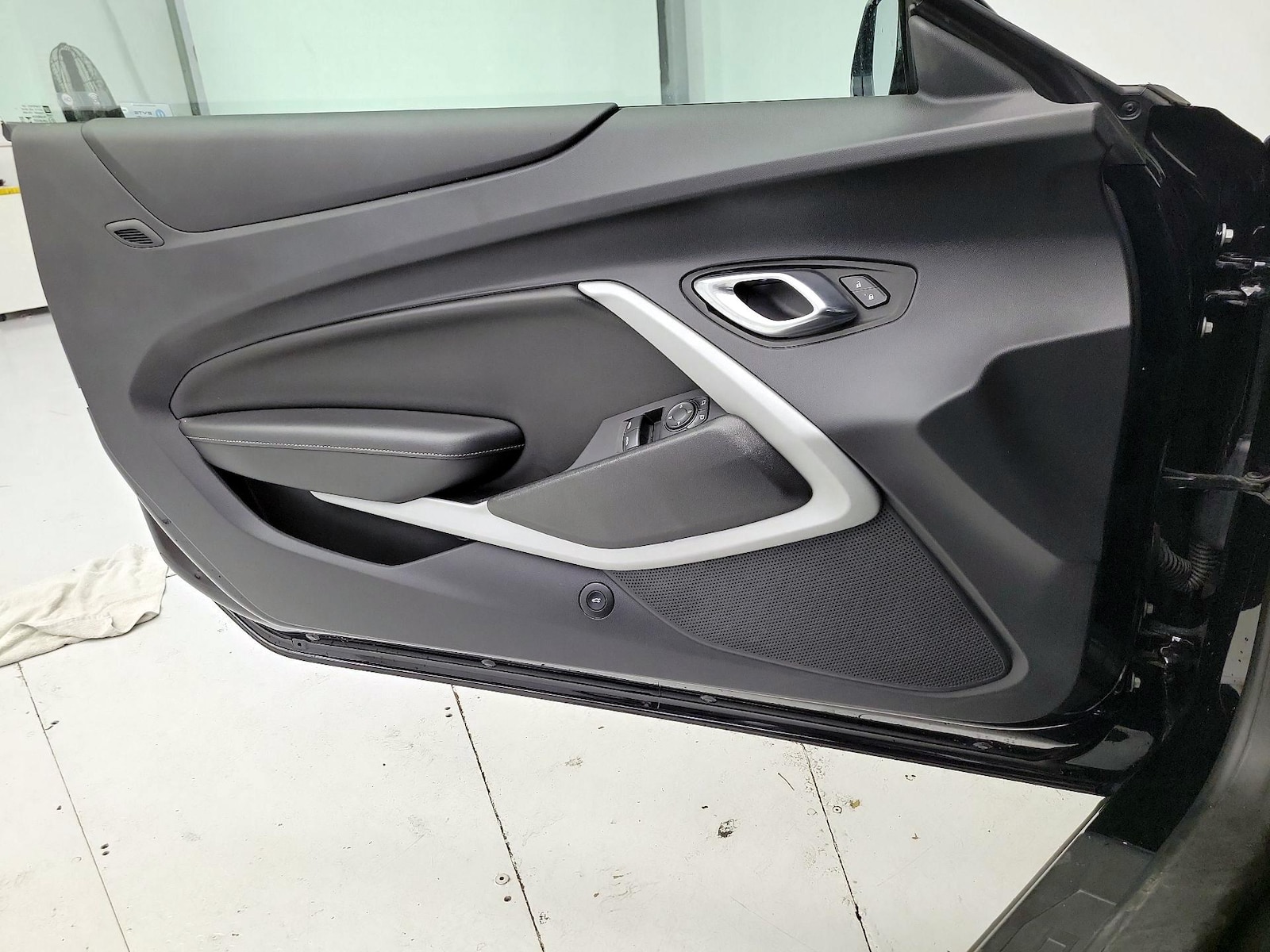 2023 Chevrolet Camaro 1LT - Photo 13