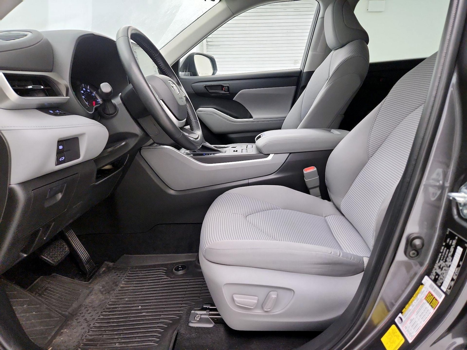 Power Seat(s) & Side Airbags