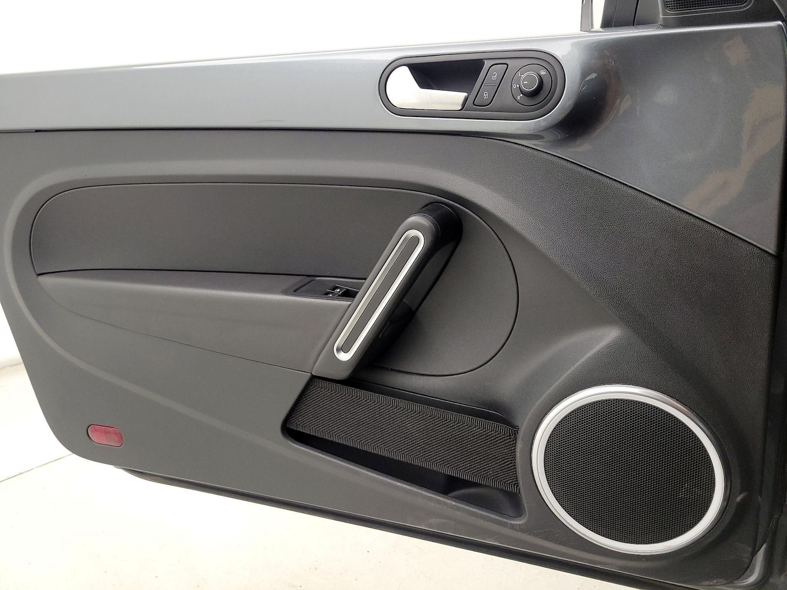 2019 Volkswagen Beetle S - Photo 13