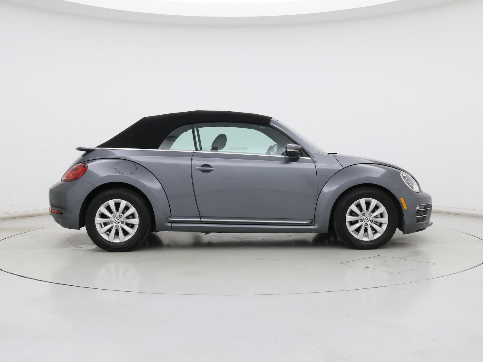 2019 Volkswagen Beetle S - Photo 8