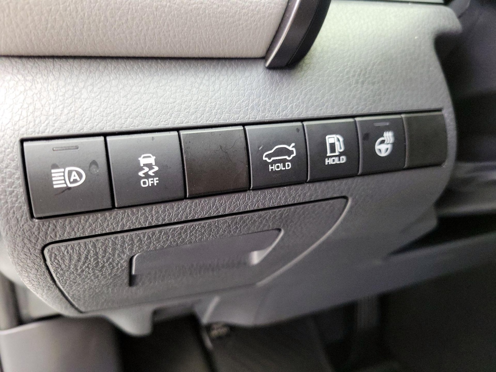 2023 Toyota Camry LE - Photo 14
