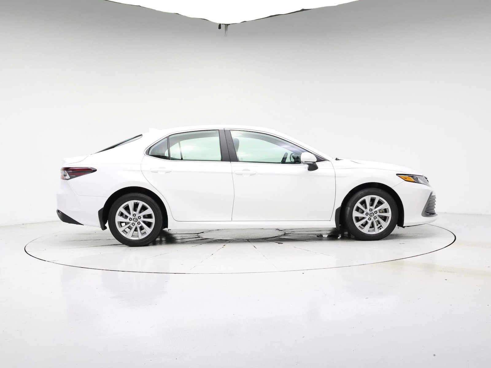 2023 Toyota Camry LE - Photo 8