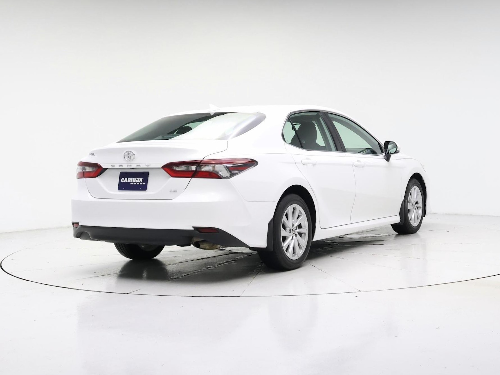 2023 Toyota Camry LE - Photo 9