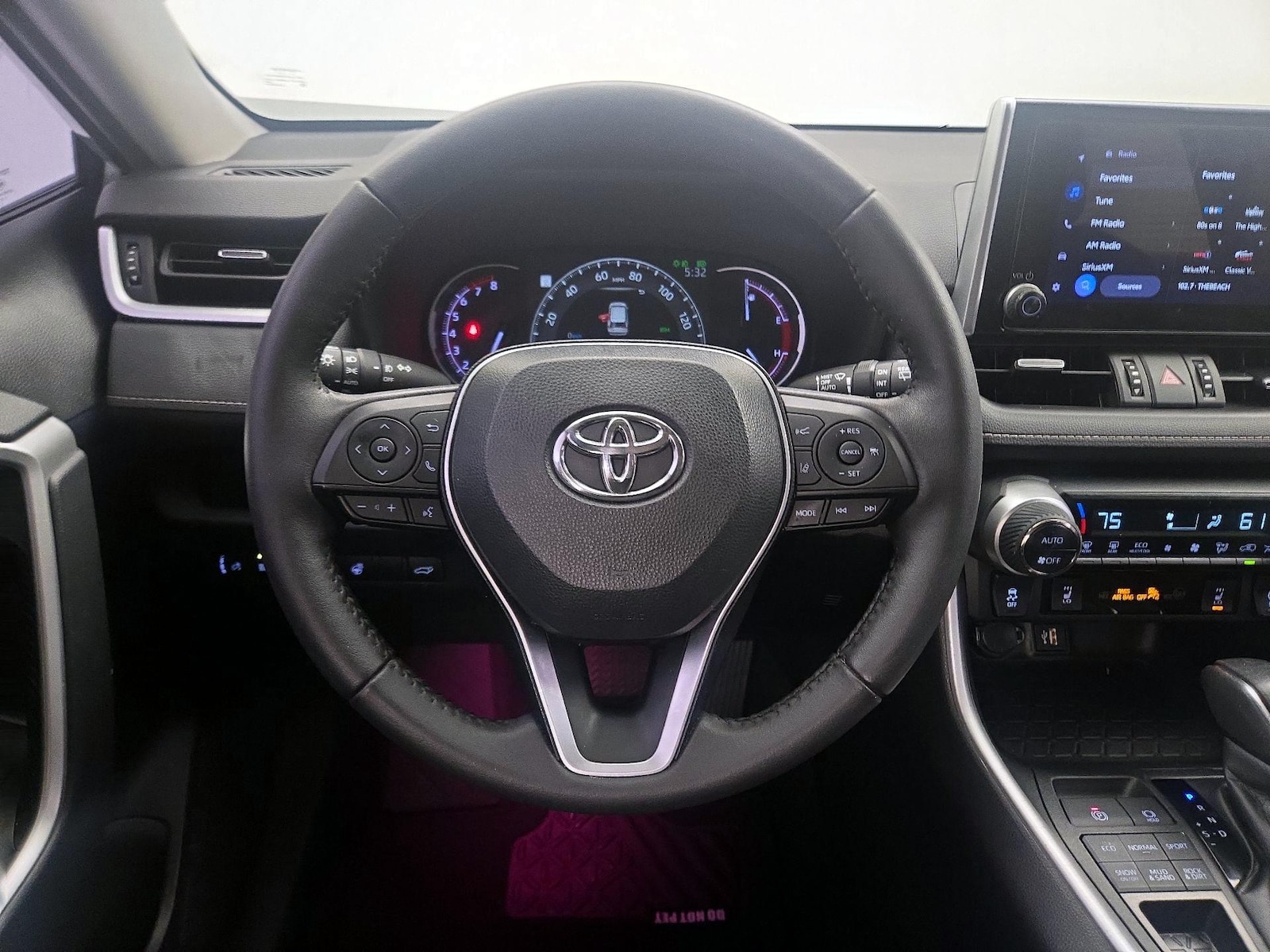 2023 Toyota RAV4 XLE Premium - Photo 11