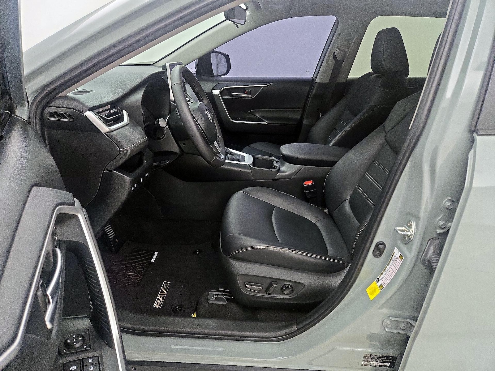 2023 Toyota RAV4 XLE Premium - Photo 12