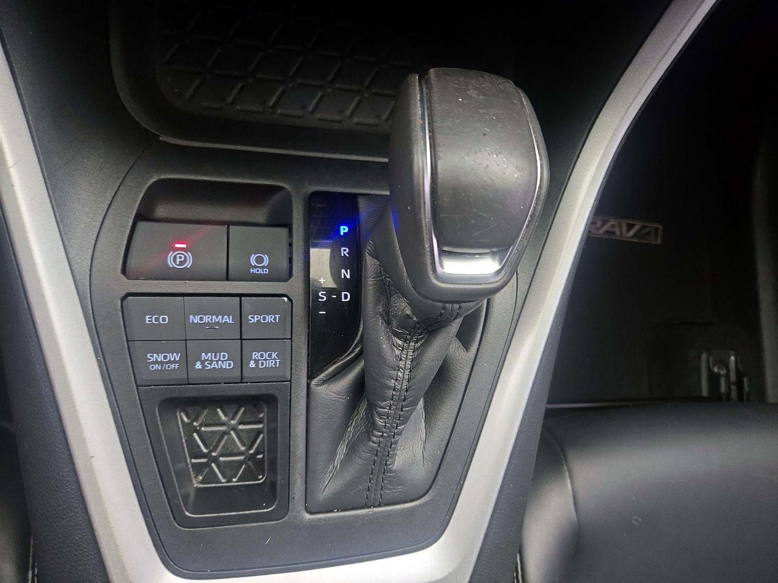 2023 Toyota RAV4 XLE Premium - Photo 18