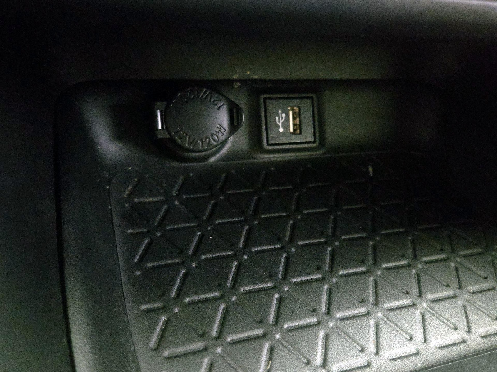2023 Toyota RAV4 XLE Premium - Photo 19