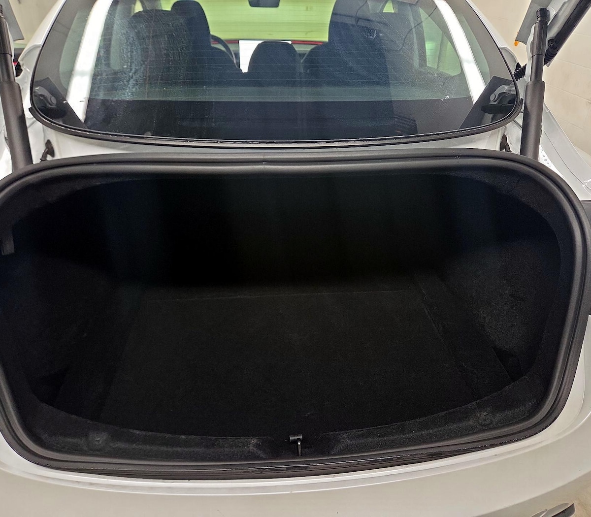 Trunk/Cargo (Seats Up)