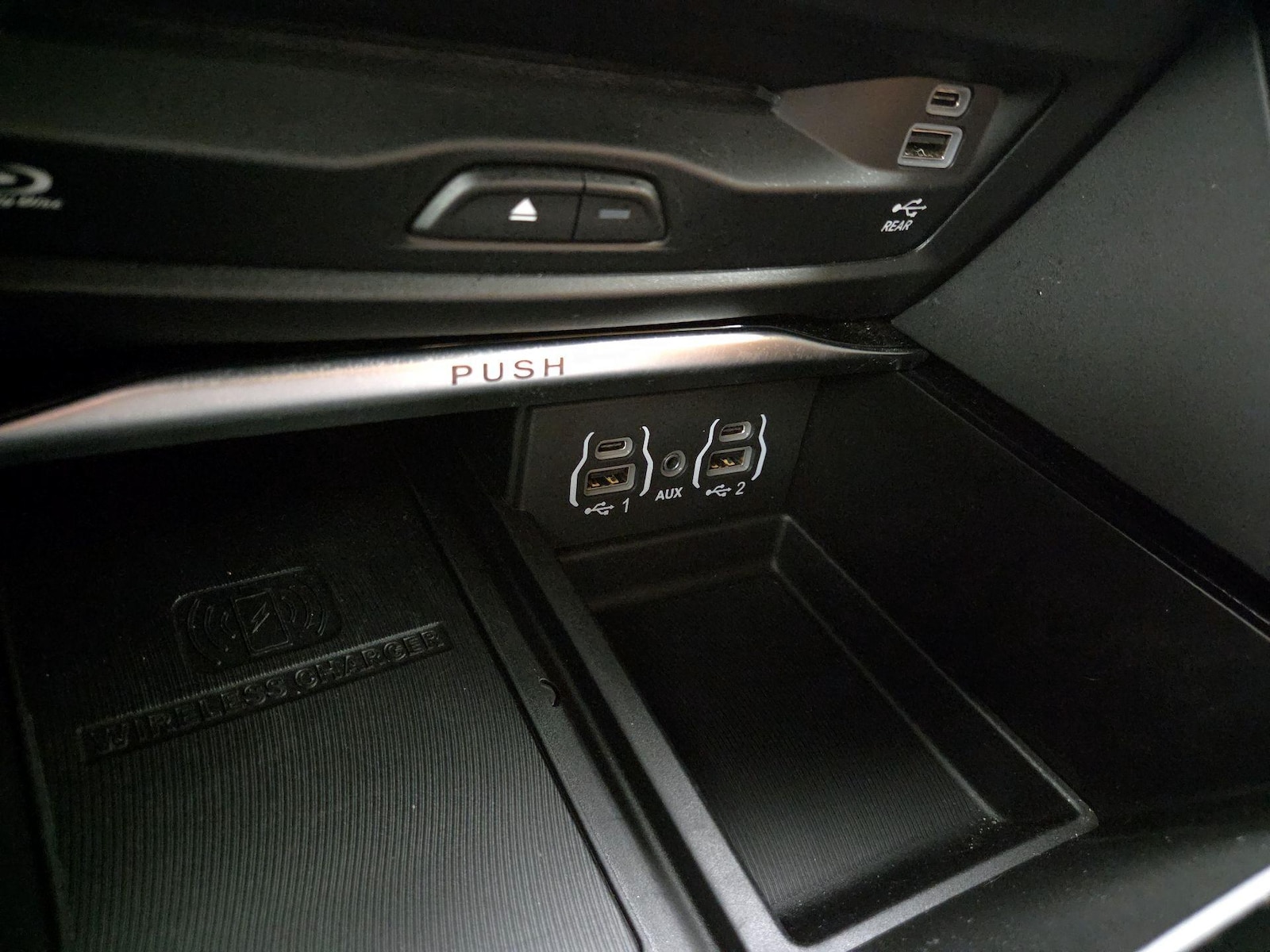 2023 Chrysler Pacifica Hybrid Pinnacle - Photo 20