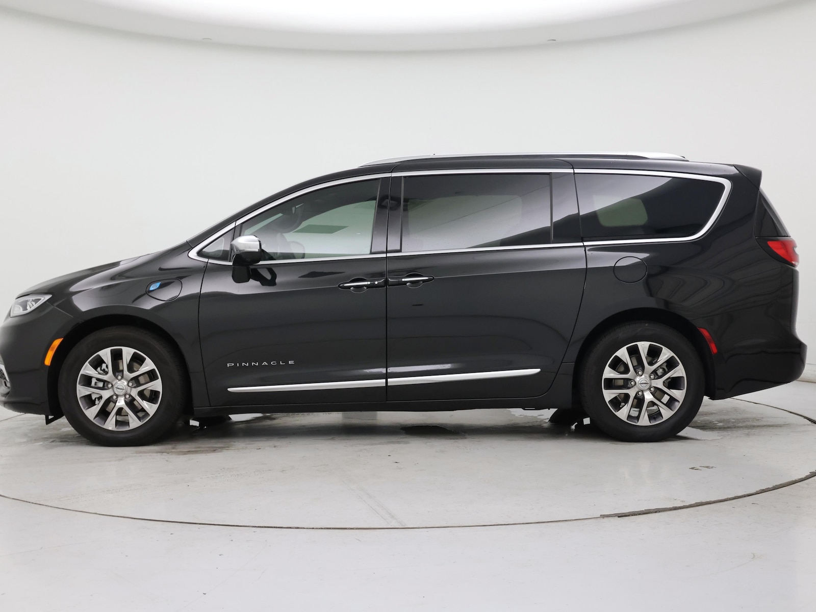 2023 Chrysler Pacifica Hybrid Pinnacle - Photo 4