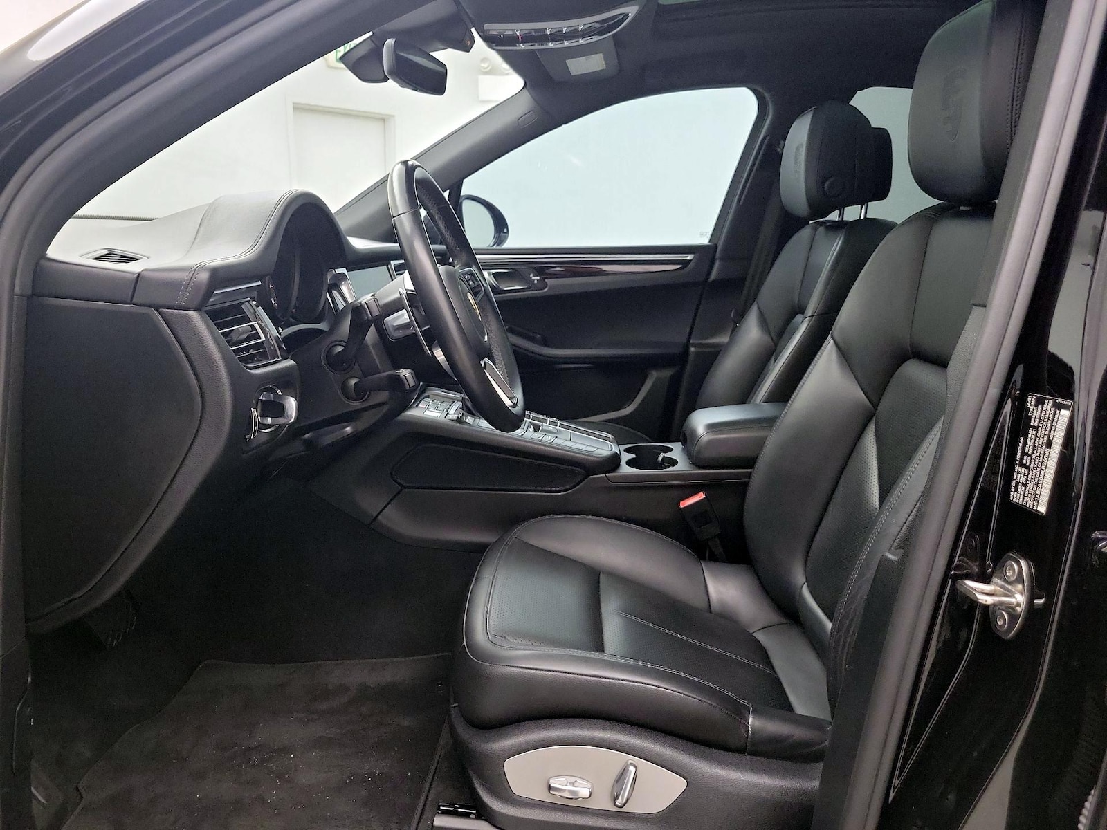 Power Seat(s) & Leather Seats