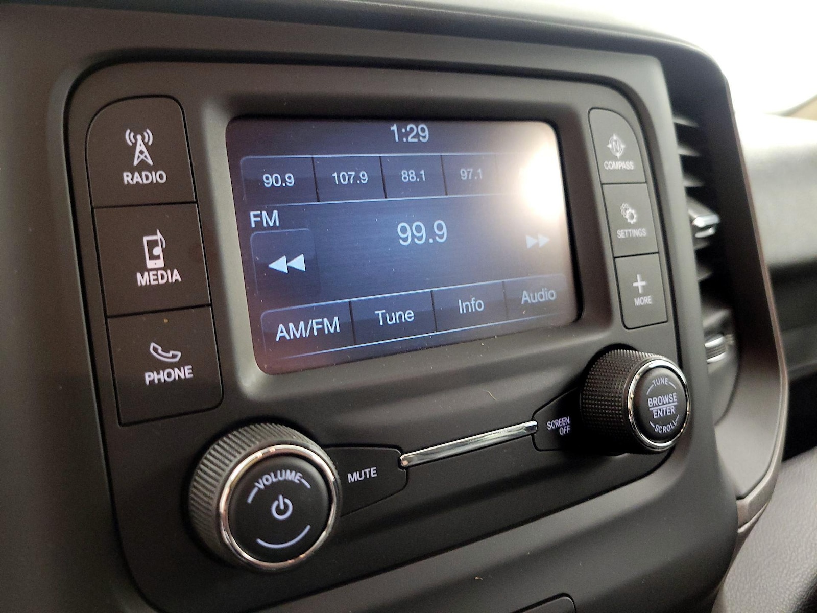 2019 RAM Ram 2500 Pickup Tradesman - Photo 16