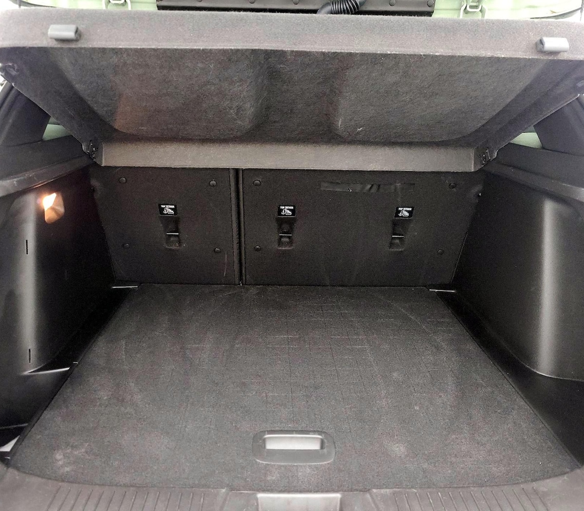 Trunk/Cargo (Seats Up)