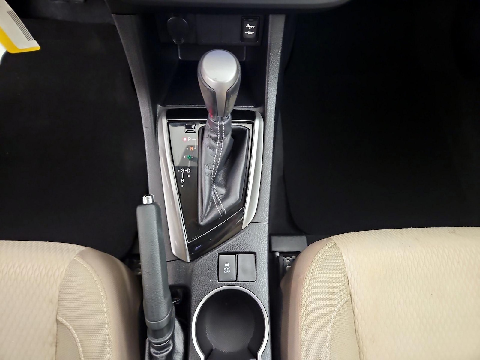 2015 Toyota Corolla LE - Photo 18
