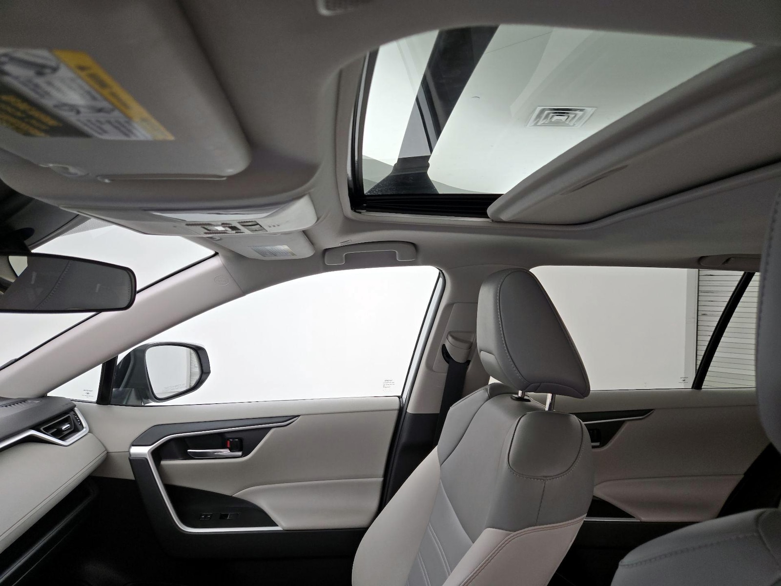 Sunroof(s) & Overhead Airbags