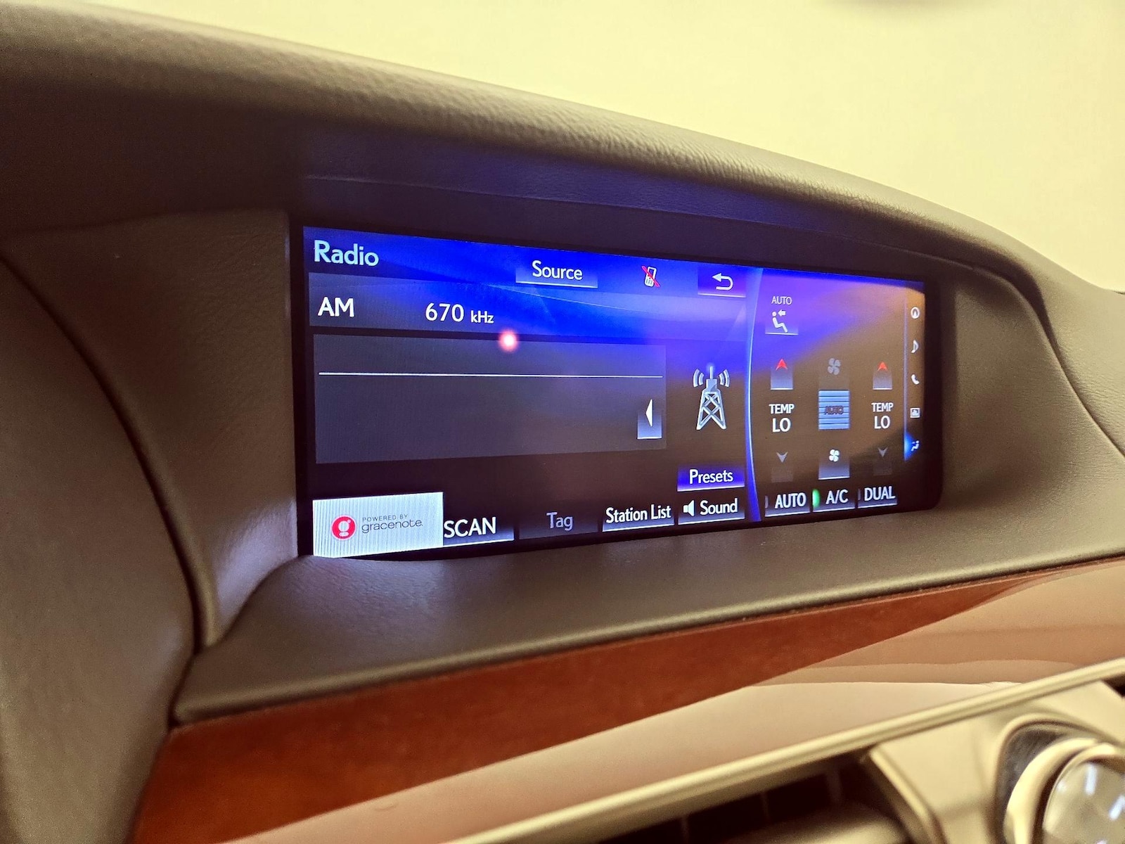 2017 Lexus LS Base - Photo 17