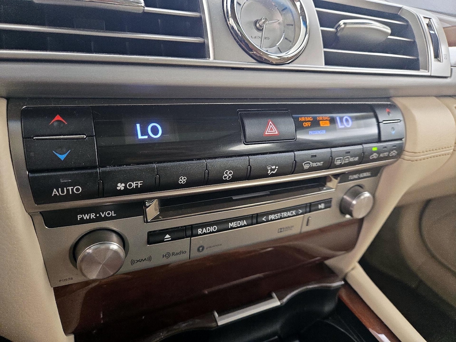 2017 Lexus LS Base - Photo 18