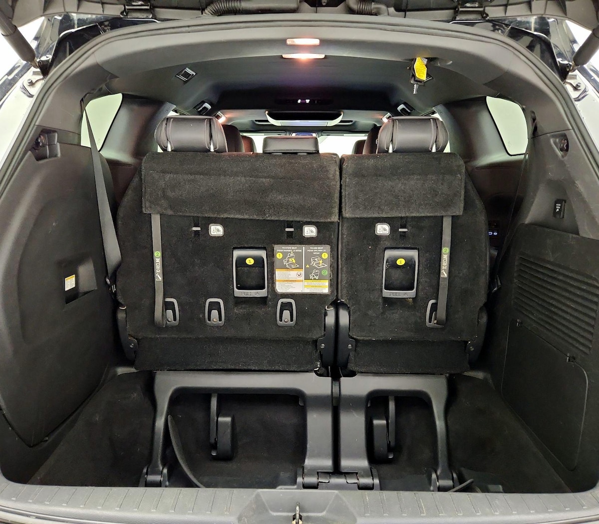 Trunk/Cargo (Seats Up)