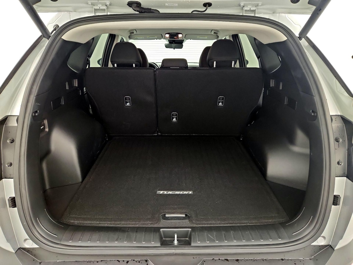 Trunk/Cargo (Seats Up)