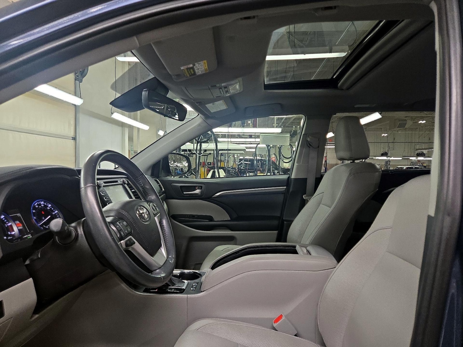 Sunroof(s) & Overhead Airbags
