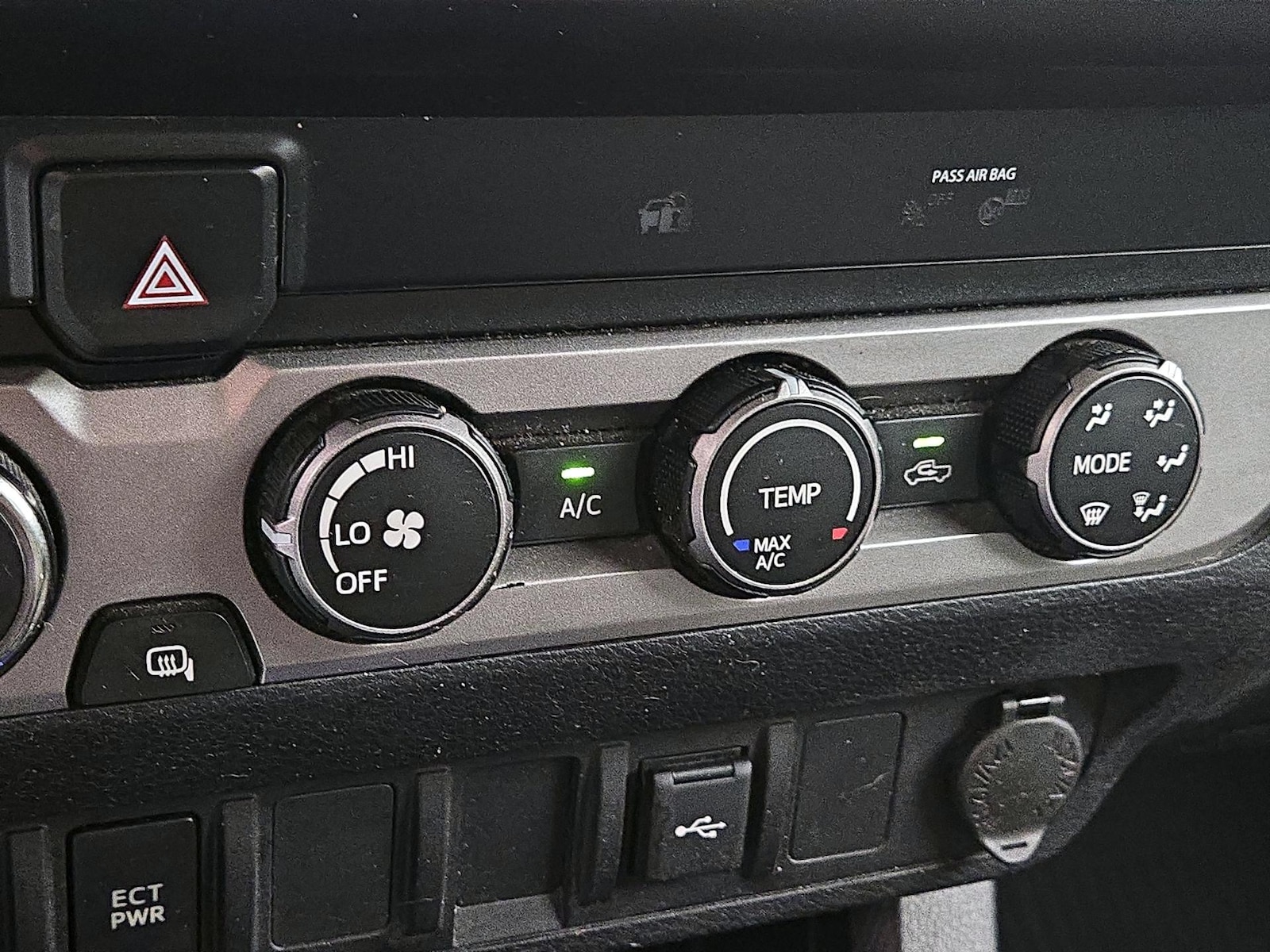 2020 Toyota Tacoma SR - Photo 17