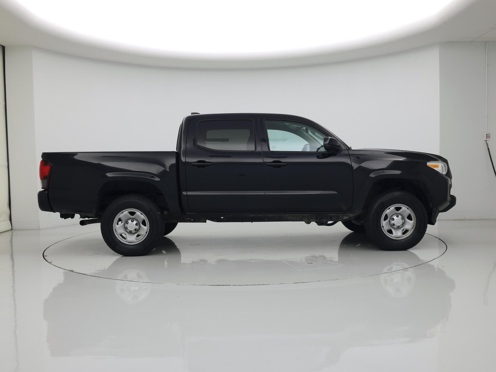 2020 Toyota Tacoma SR - Photo 8
