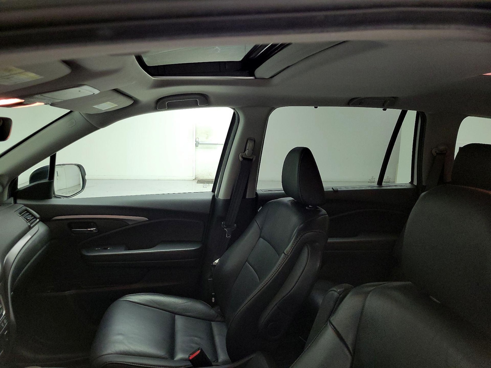 Sunroof(s) & Overhead Airbags