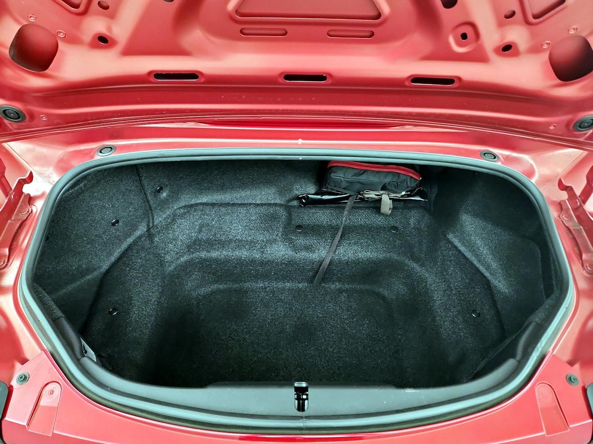 Trunk/Cargo (Seats Up)