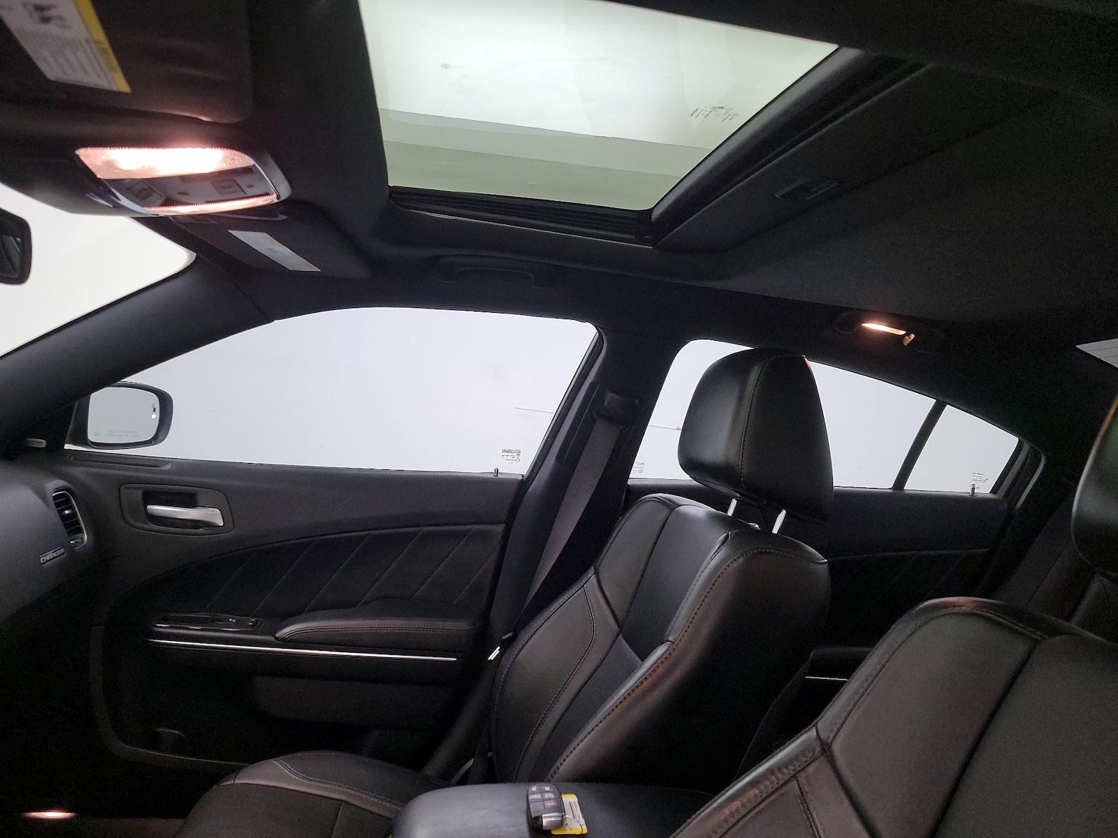 Sunroof(s) & Overhead Airbags