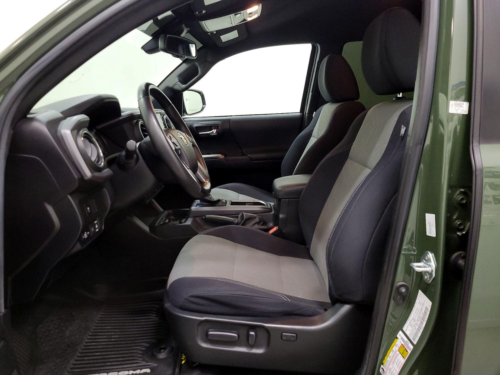 Power Seat(s) & Side Airbags