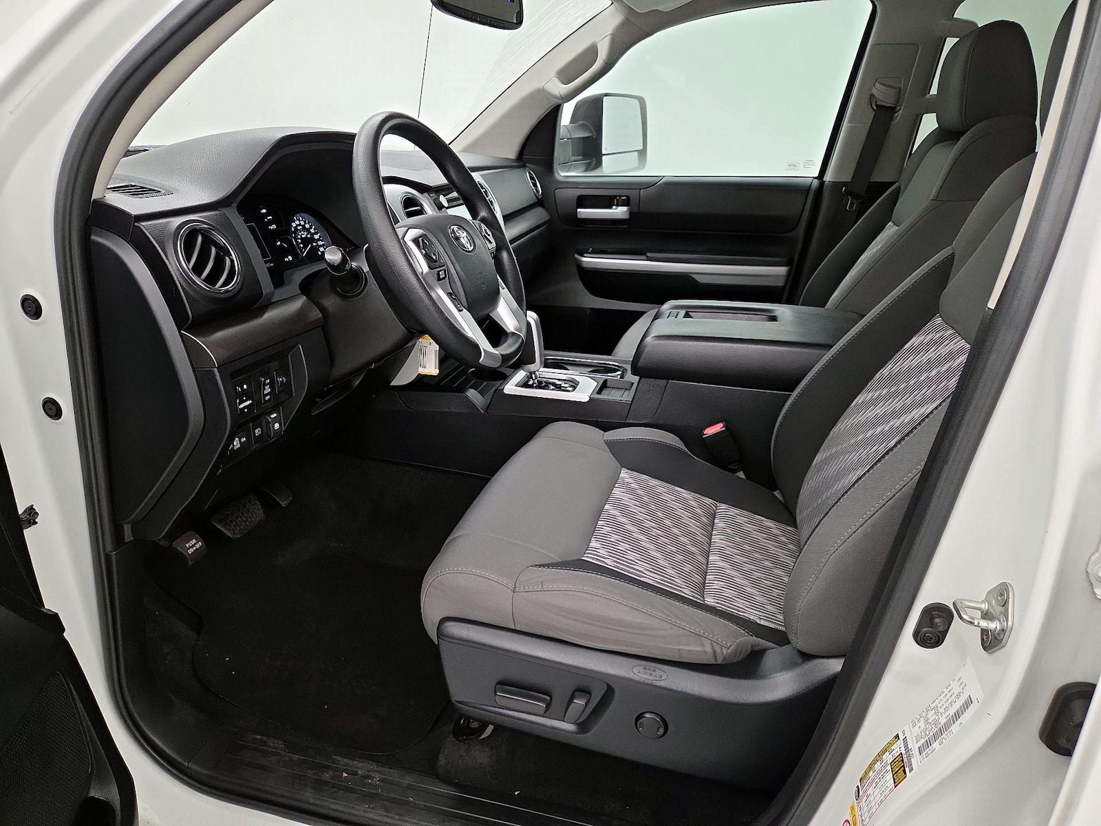 Power Seat(s) & Side Airbags