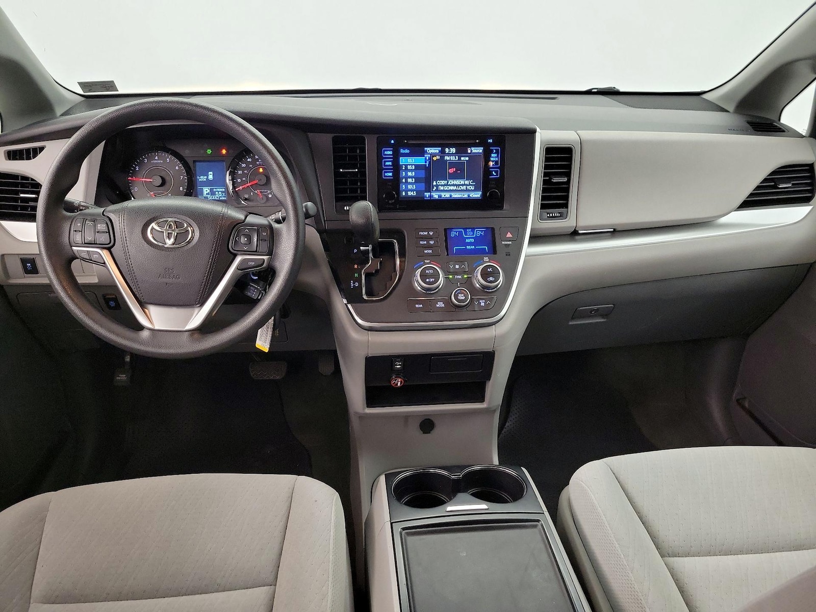 2015 Toyota Sienna LE - Photo 10