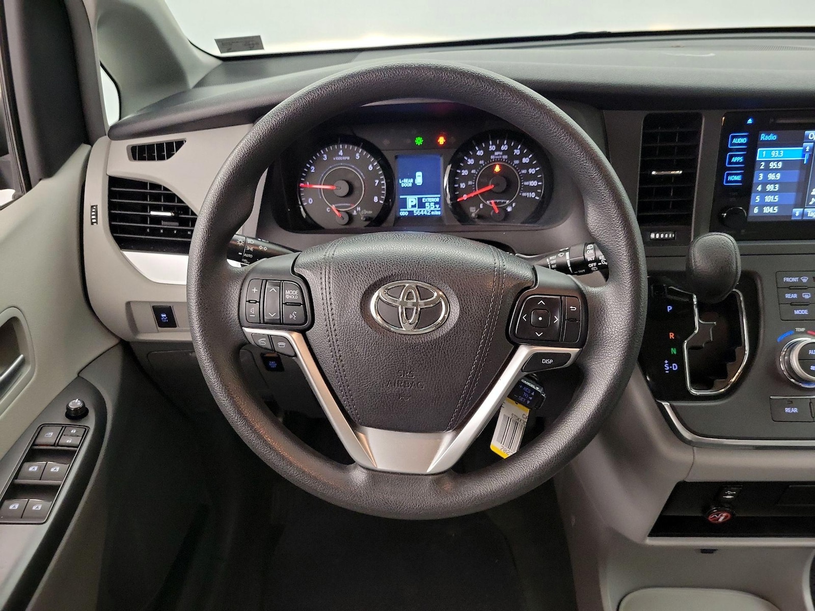 2015 Toyota Sienna LE - Photo 11