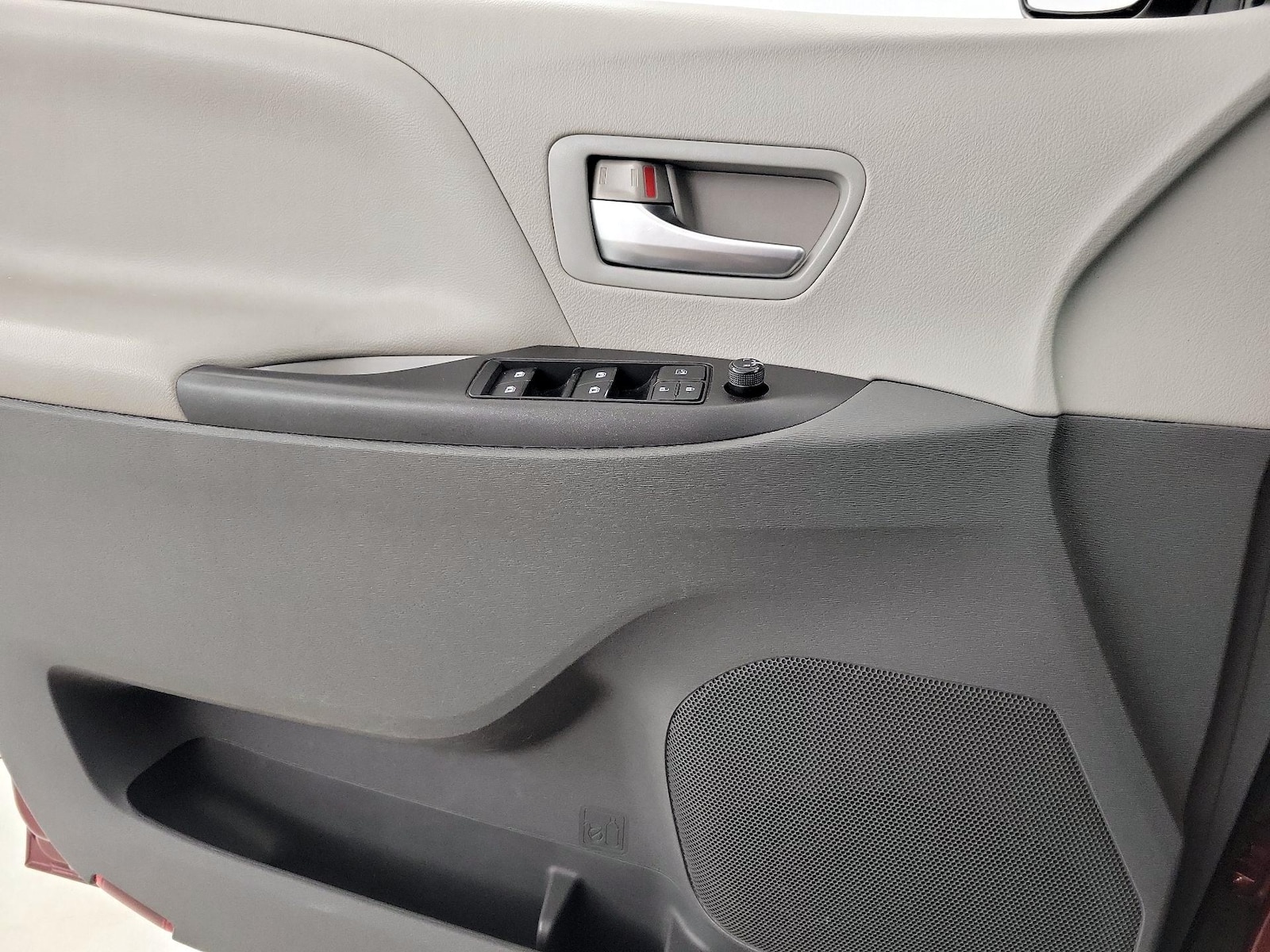2015 Toyota Sienna LE - Photo 13