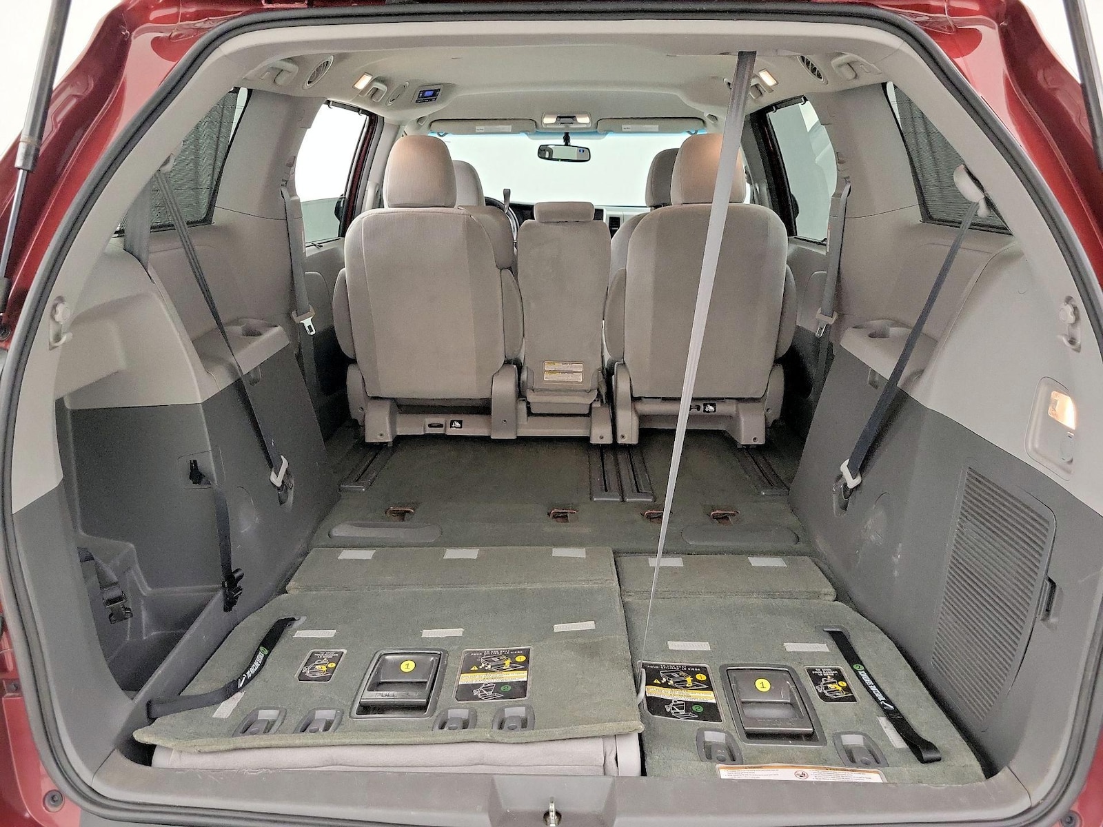 2015 Toyota Sienna LE - Photo 23