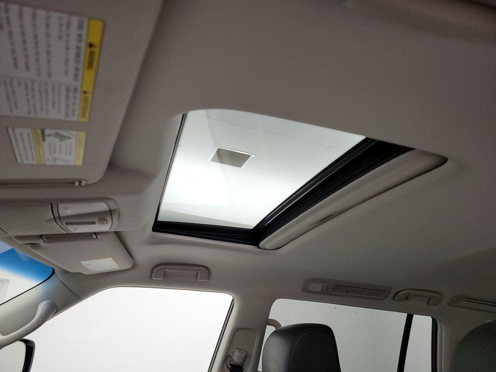 Sunroof(s) & Overhead Airbags