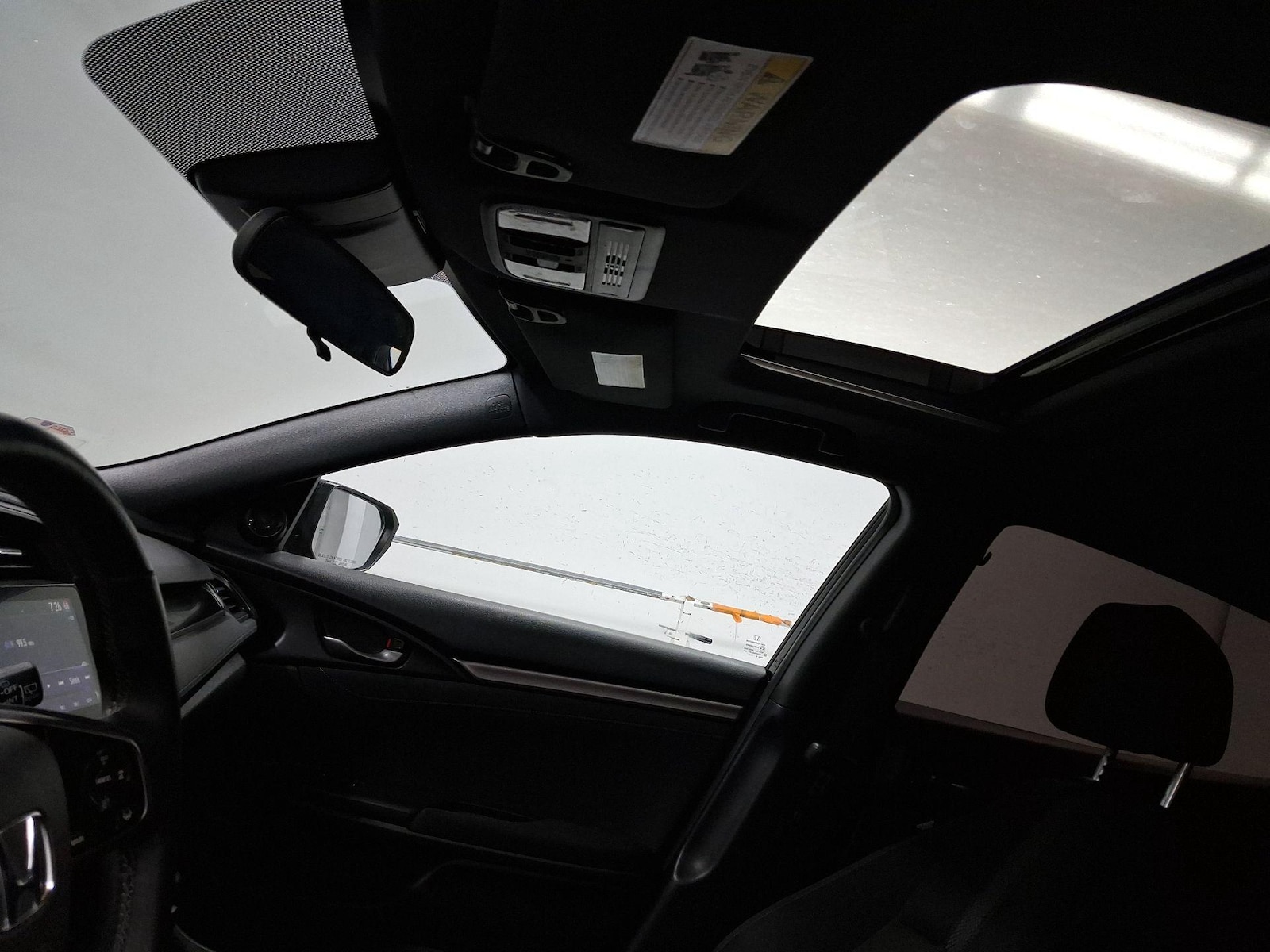 Sunroof(s) & Overhead Airbags