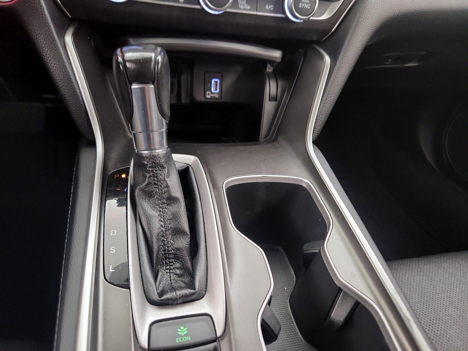 2018 Honda Accord EX-L - Photo 18