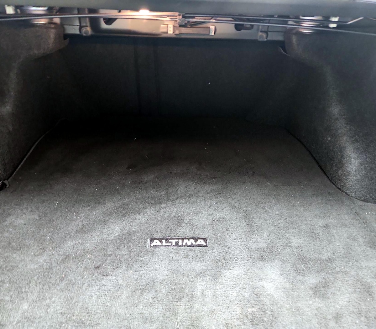 Trunk/Cargo (Seats Up)