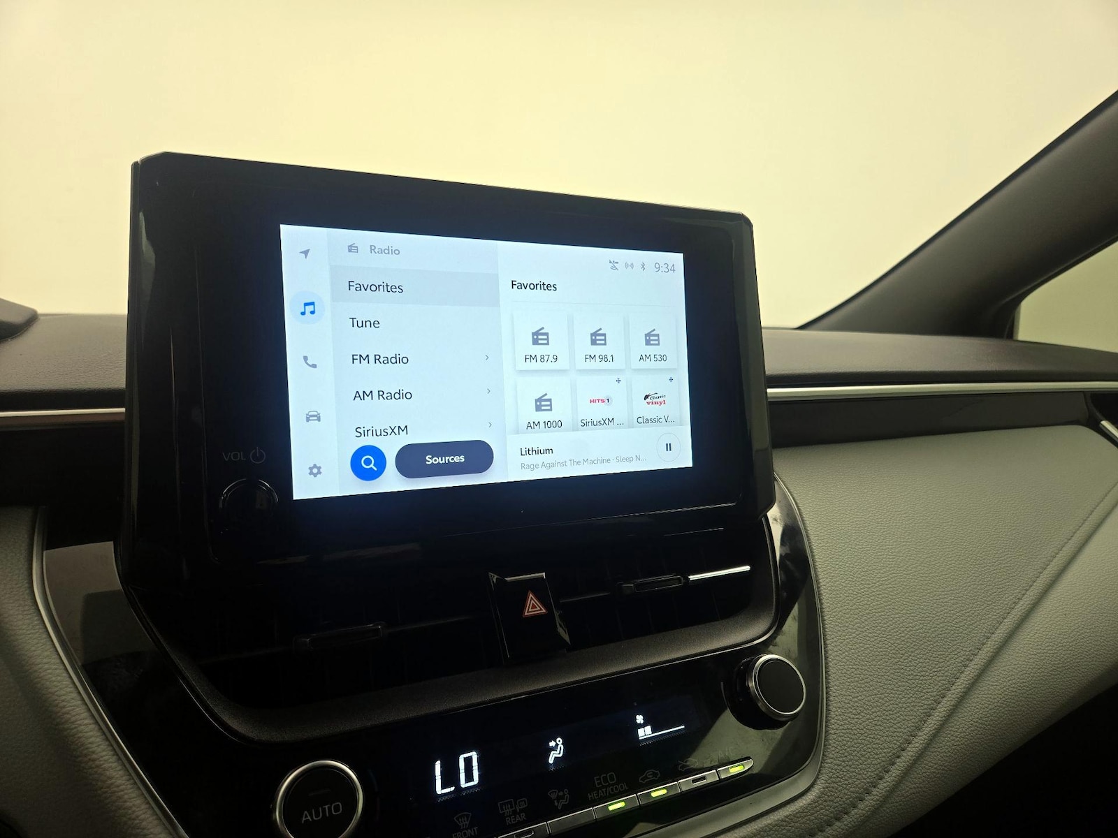 2023 Toyota Corolla SE - Photo 16