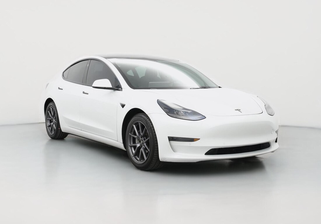 2022 Tesla Model 3 Rear-Wheel Drive in White — CarMax photo