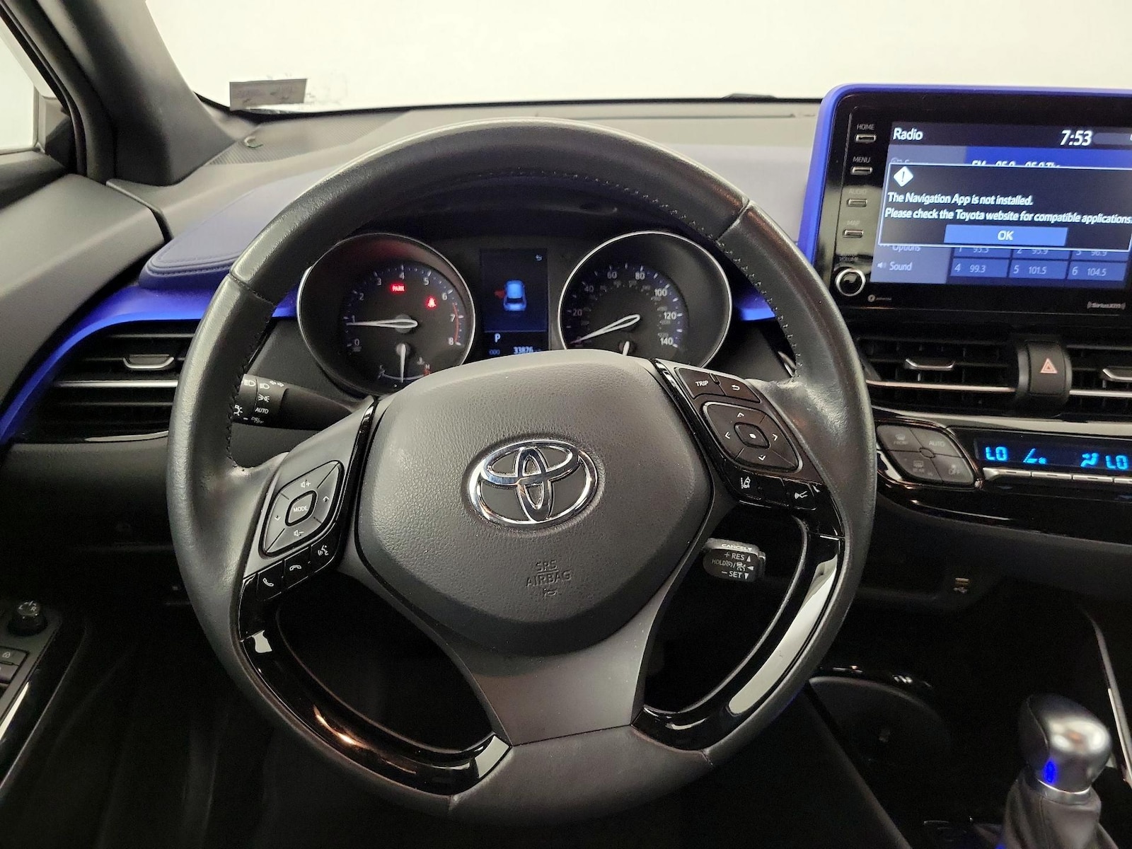 2021 Toyota C-HR XLE - Photo 11