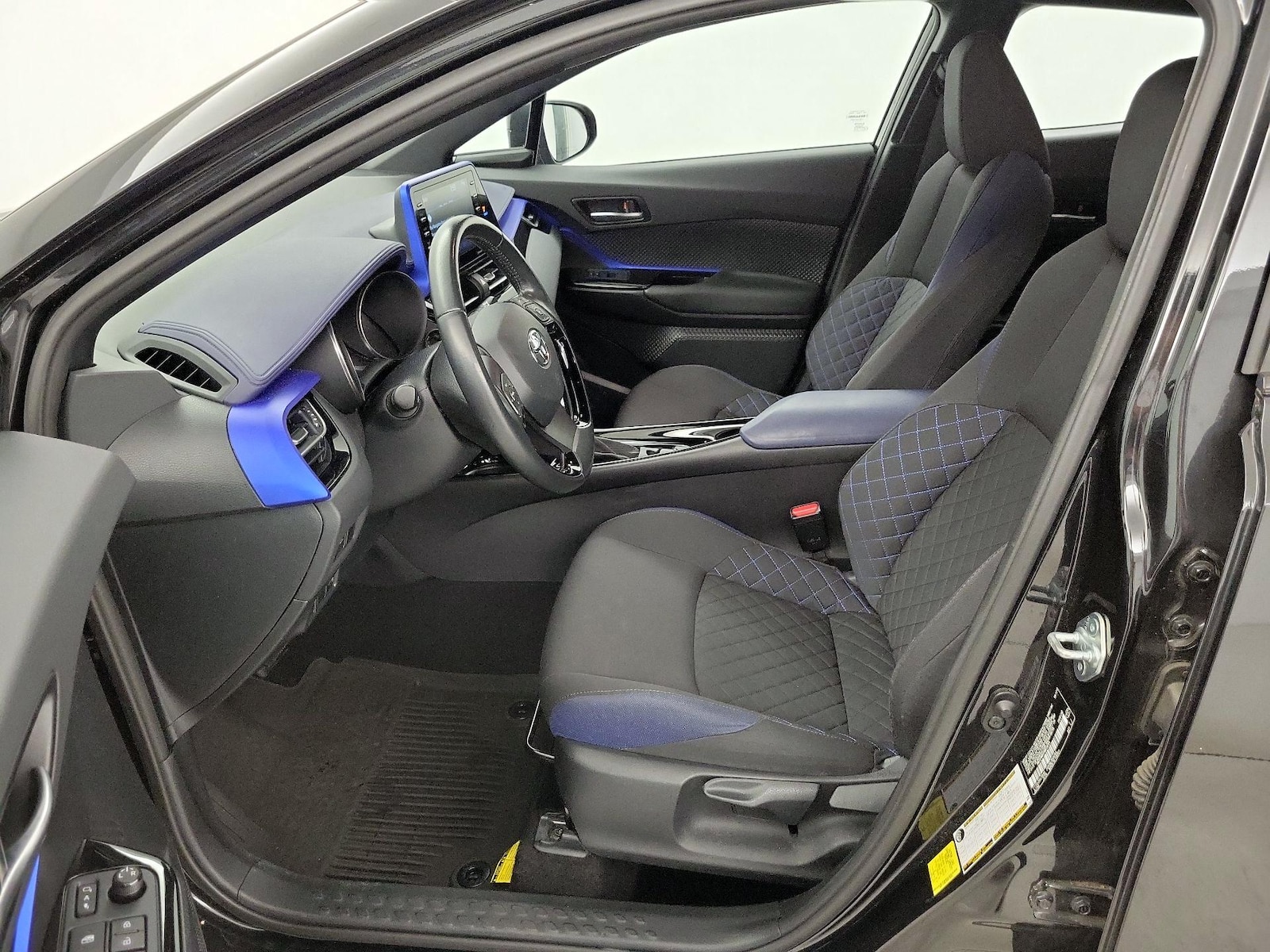 2021 Toyota C-HR XLE - Photo 12