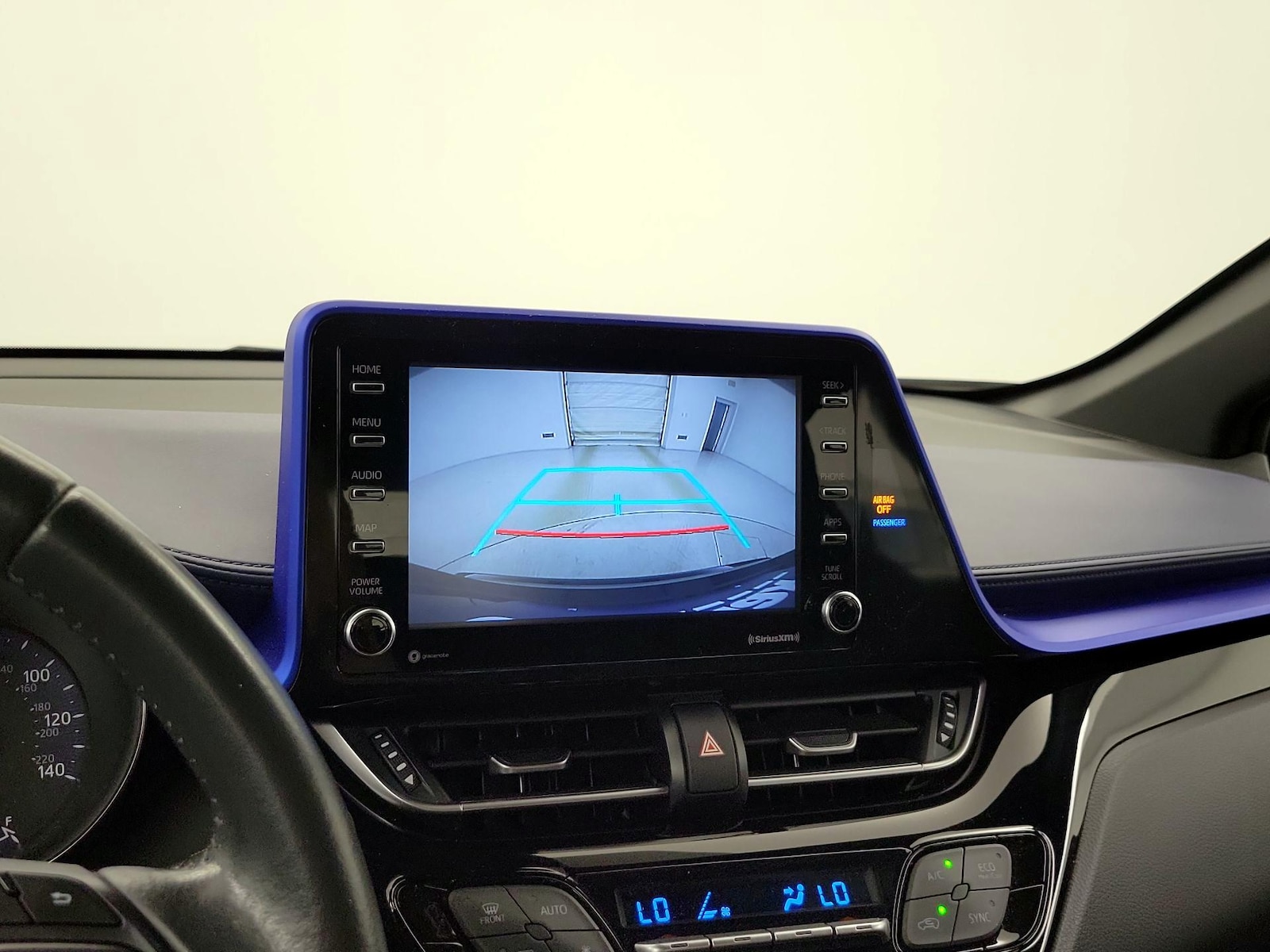 2021 Toyota C-HR XLE - Photo 15