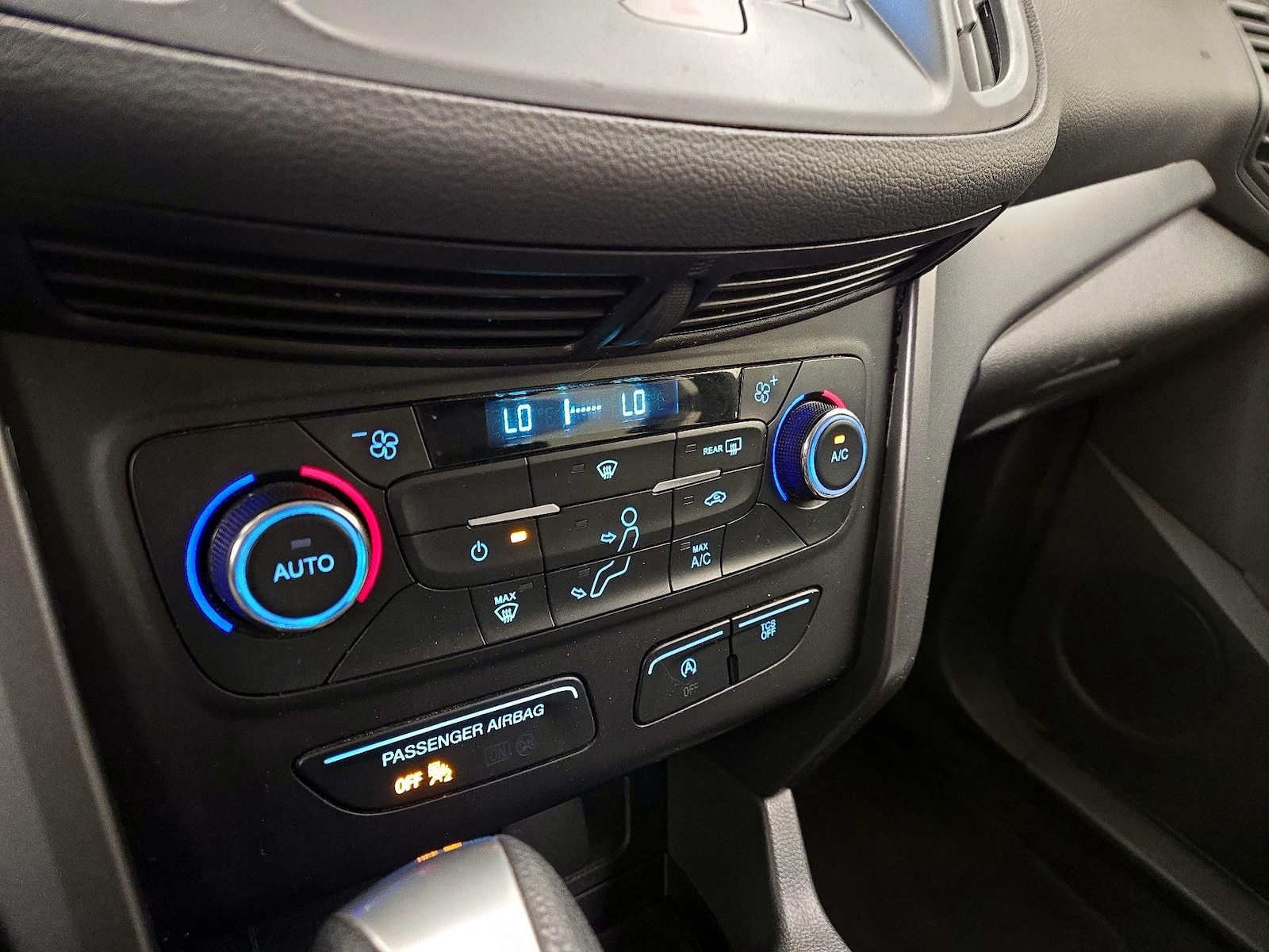 2017 Ford Escape SE - Photo 17