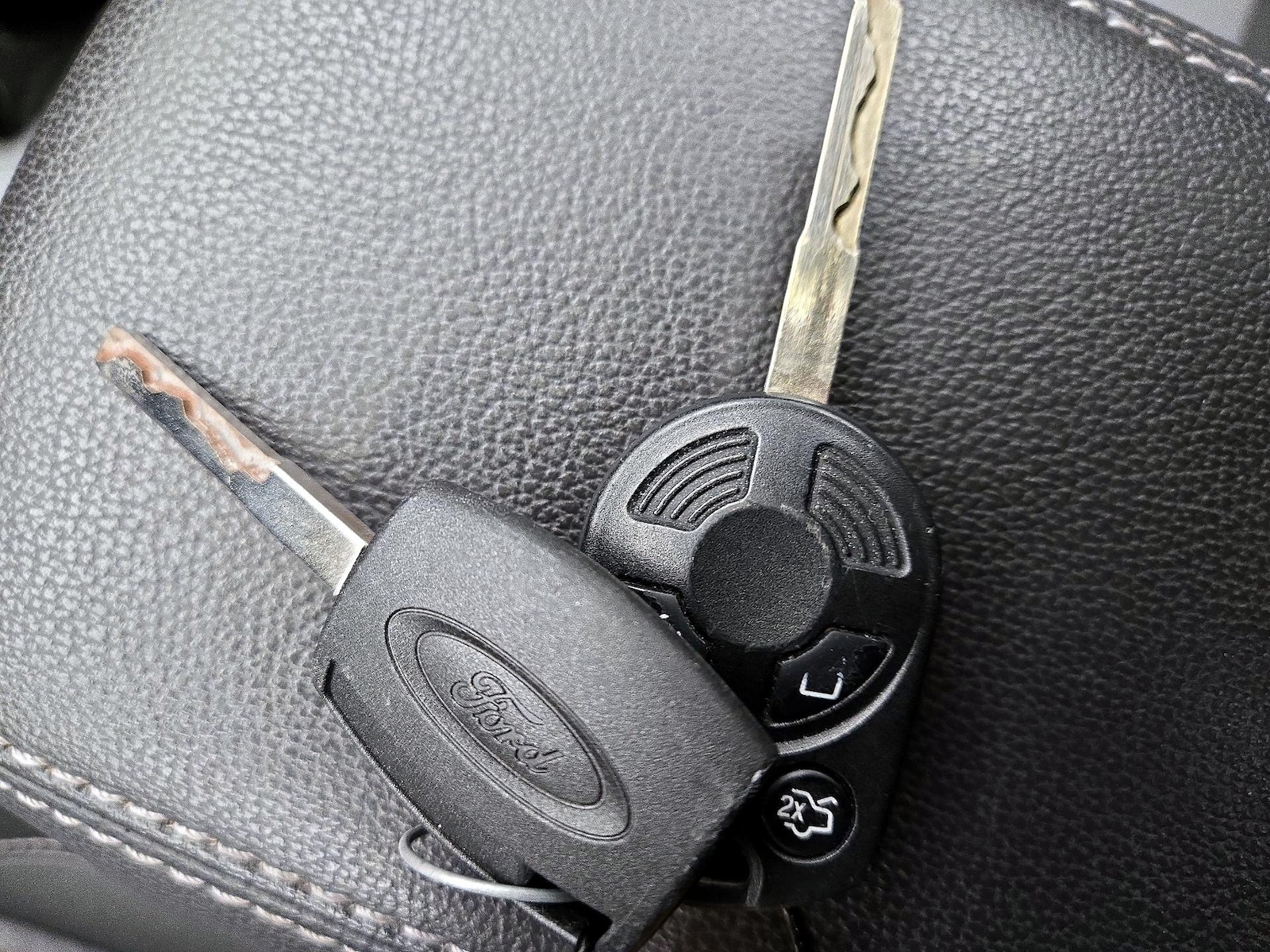 2017 Ford Escape SE - Photo 23
