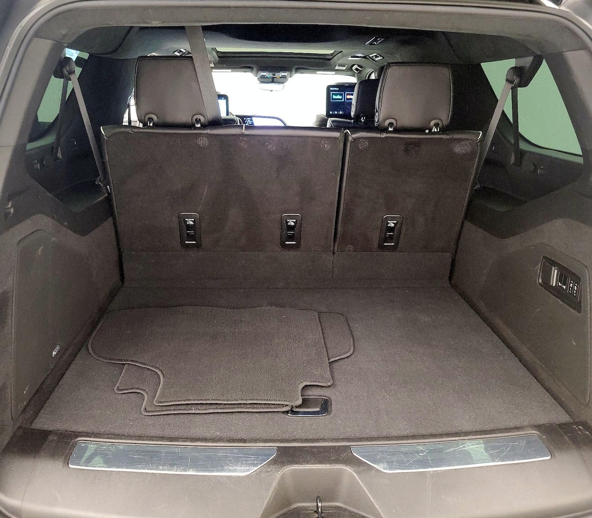 Trunk/Cargo (Seats Up)