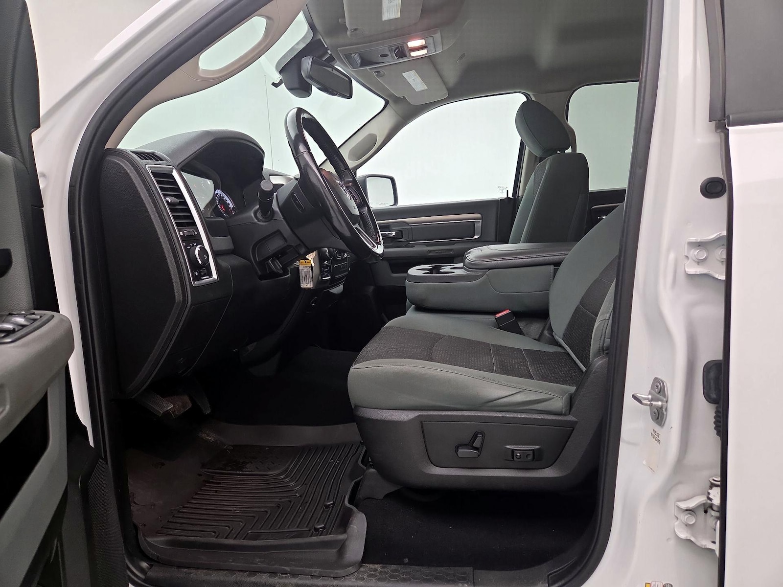 Power Seat(s) & Side Airbags