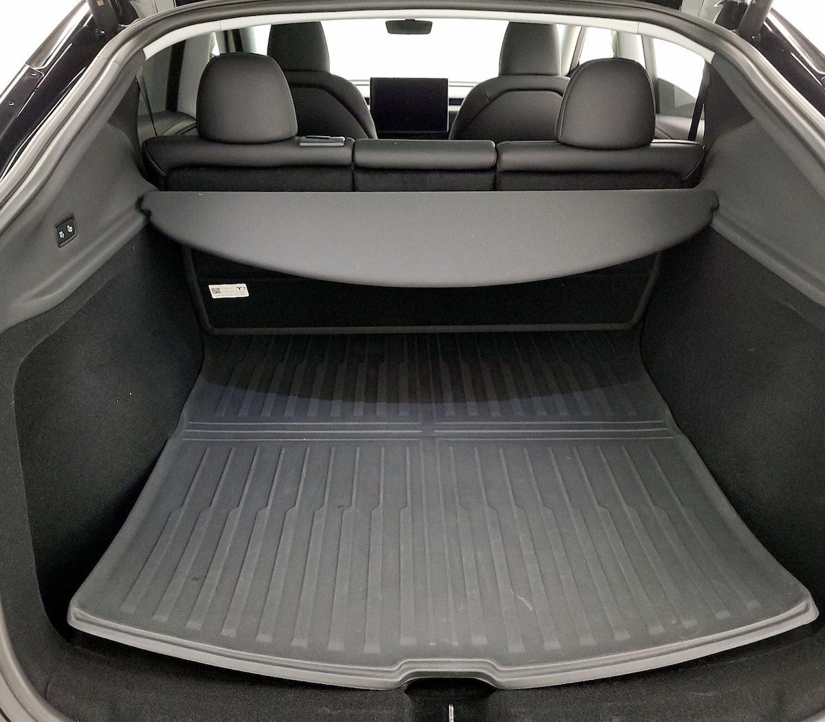 Trunk/Cargo (Seats Up)