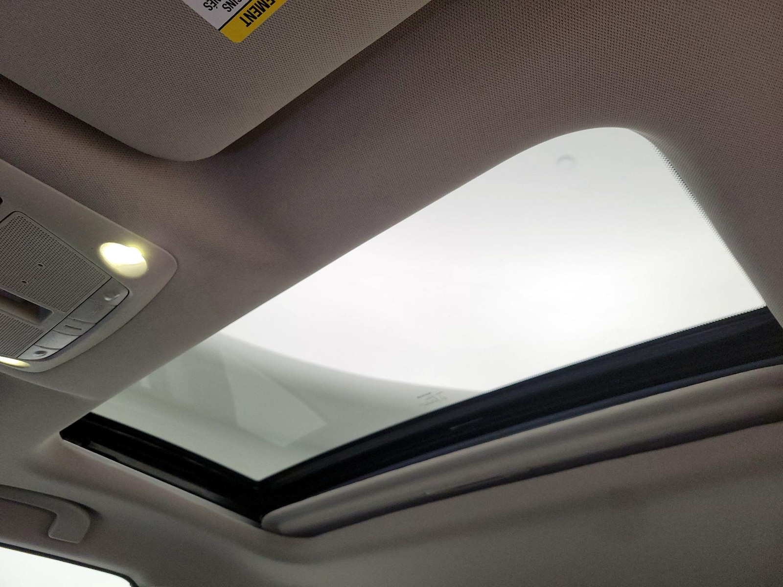 Sunroof(s) & Overhead Airbags